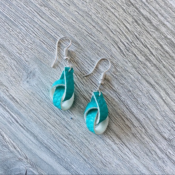 Jewelry - SALE! Knot Leather Earrings -Teal